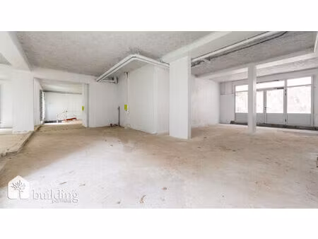 local commercial - paris 17e batignolles - 195 85 m² + 35 50m² de jardin privatif.
