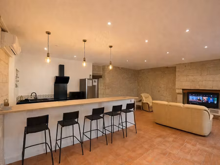 vouvray maison de ville rénovée deux chambres avec terrass