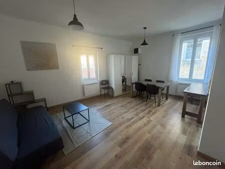 grand t1bis de 41 m2 refait à neuf st nicolas/victoire