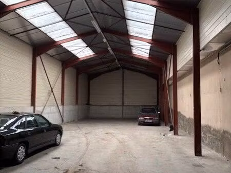 location emplacements de parking en entrepôt sécurisé