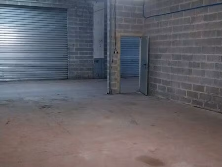 box  local en location 60m2 + 30m2 mezzanine