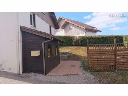 maison dans quartier calme