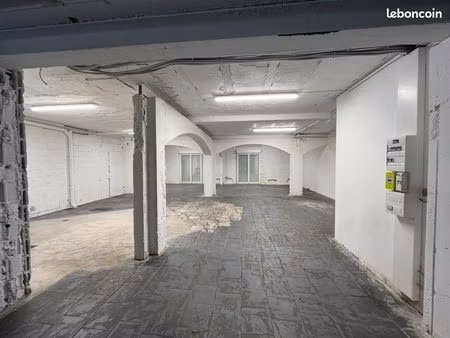 local 175 m² + parking