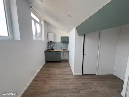 titre bureau entier ou prof lib 17m2 lumineux