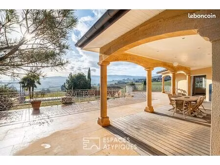 villa 7 pièces 240 m²