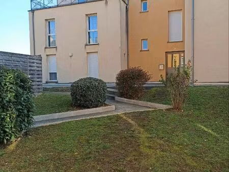 studio avec balcon et place de parking