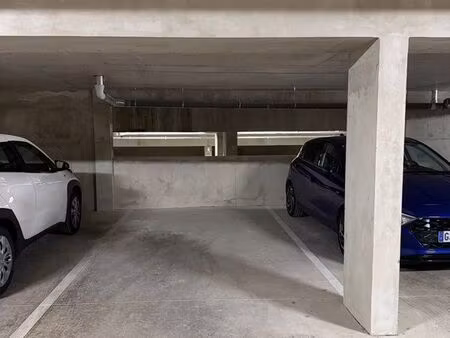place de parking souterrain