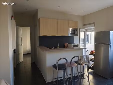 t2 avec cuisine équipée secteur monplaisir grange blanche