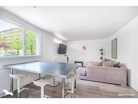 appartement 8 pièces 148 m²