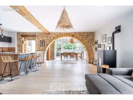 château 7 pièces 216 m²