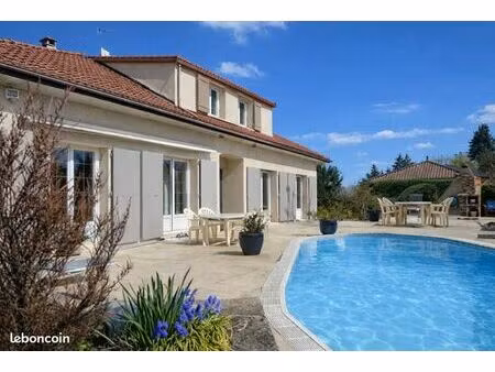 genas centre maison 185 m2