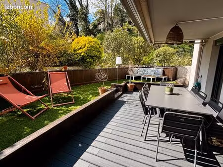 t4 100 m² refait à neuf avec jardin 50 m² plein sud – résidence de standing avec piscine