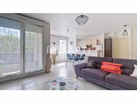 beau f2 avec balcon vendu loué...