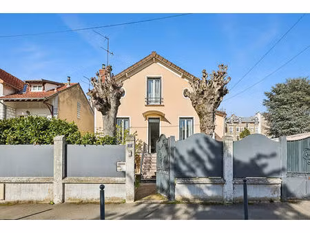 rare sur le secteur ! maison familiale avec piscine et grand jardin