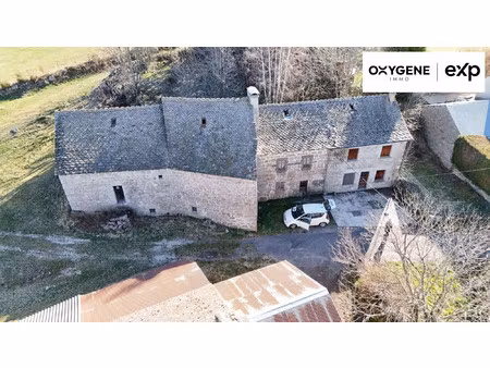 maison en pierre a rénover  6 pièces avec grange et jardin