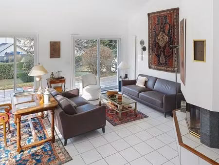 villa t6 - 4 ch. de 130 m² sur terrain arboré 1300 m²