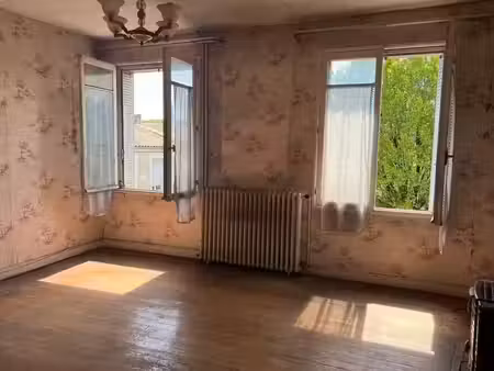 vente maison 6 pièces 142 m² à voeuil-et-giget (16400)  74 000 €