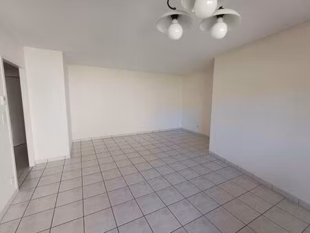 location appartement 4 pièces 84m² millau 12100