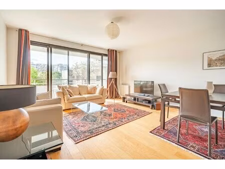 levallois – a 2-bed apartment with a balcony with id 2886900580