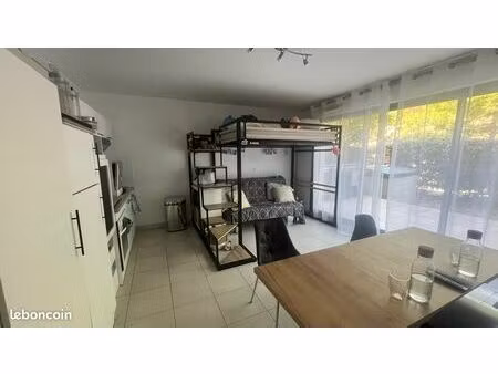 studio 32 m² avec garage ferme