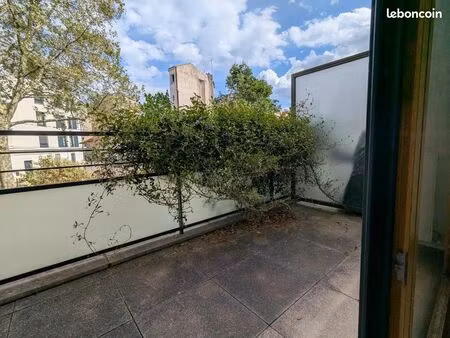 grand studio avec terrasse