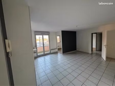 appartement t2bis avec parking et balcon