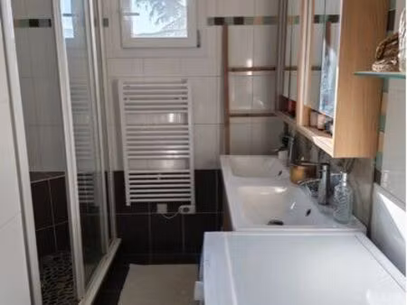 apparemment 50m carré 300m de la mer