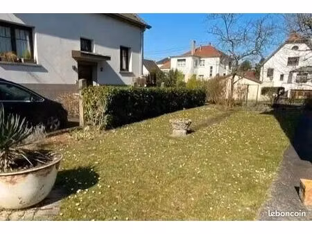 dans maison tri-famille venez visiter ce bel appartement lumineux au calme avec jardin à i