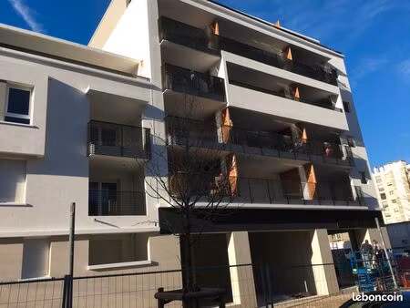 exclusif particulier à particulier : bel appartement t3 en résidence de standing moderne (