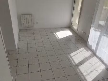 studio avec grande terrasse + parking privé