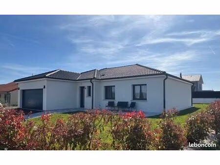 maison récente et contemporaine à raville