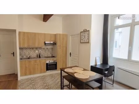 charmant t2 idéalement situé quai créqui