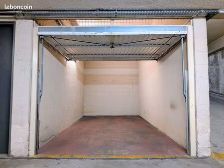 box de parking - paris 9e