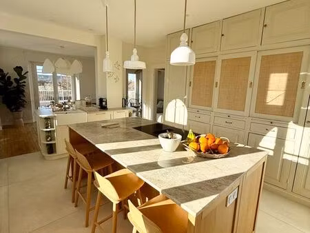 jolie maison avec jardin terrasse garage