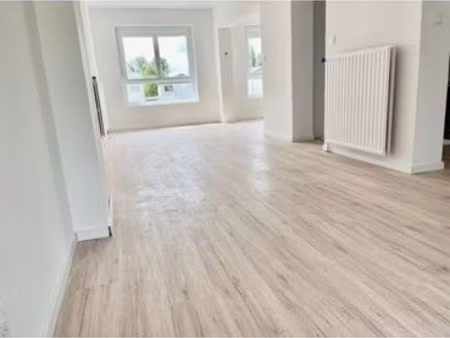 st nicolas les arras  maison rénovée 3 chambres  jardin  garage