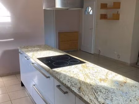 maison 4 pièces . terrain 486 m2