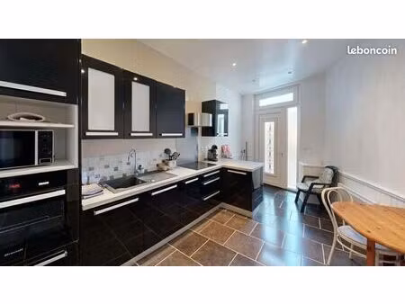 maison de village+ petite cour d’entrée+ 37m2 de comble avec potentiel