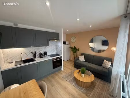 studio meublé devant le tram