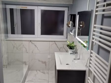 f2 entièrement meublé centre ville