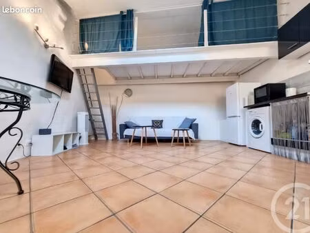 t2 de 50m2 (37 6 loi carrez)centre historique