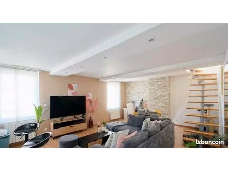 a louer duplex 80m2  centre ville de st amand-les-eaux