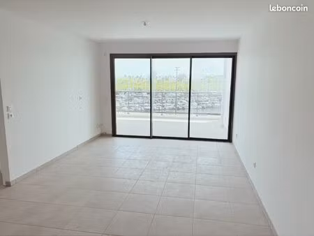 t2 vue mer – fort-de-france – 64 m² avec véranda – résidence neuve