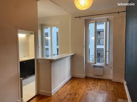 particulier loue t1 bis lumineux - non meublé - saxe gambetta