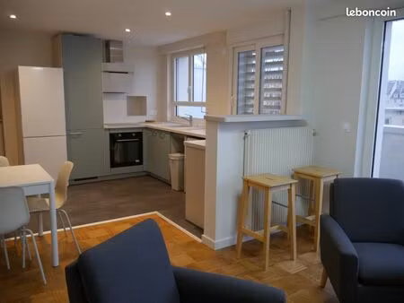 t2 meublé avec balcon en dernier étage