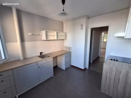 t3 lumineux et au calme la glacière