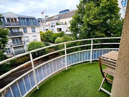 t2 tout confort aux portes de la défense – balcon  parking inclus