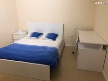 studio meublé proche citadelle refait à neuf