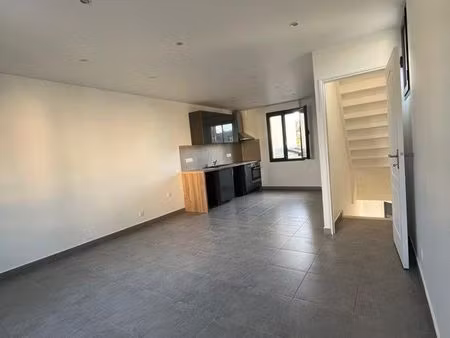 à louer – appartement f2 duplex 48 m² dans pavillon