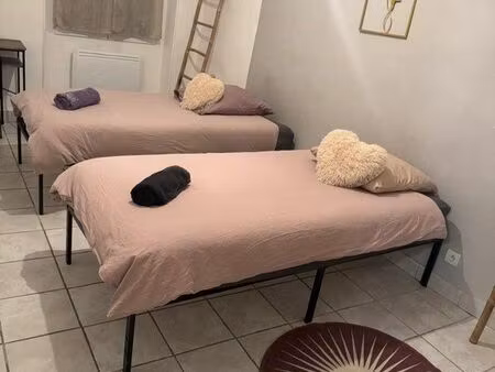 à louer - charmant t2 meublé de 40m2 à saint chamas