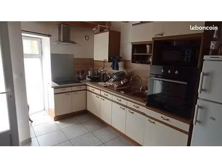 à louer maison de ville sur smarves